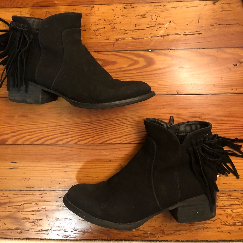 Black fringe booties with wooden heel